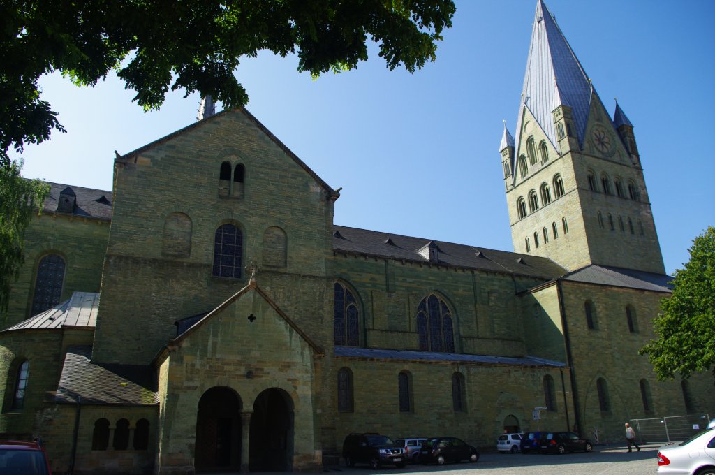 Soest, Stiftskirche St. Patroklus, Rathausstrae, erbaut im 12. Jahrhundert 
(01.08.2011)