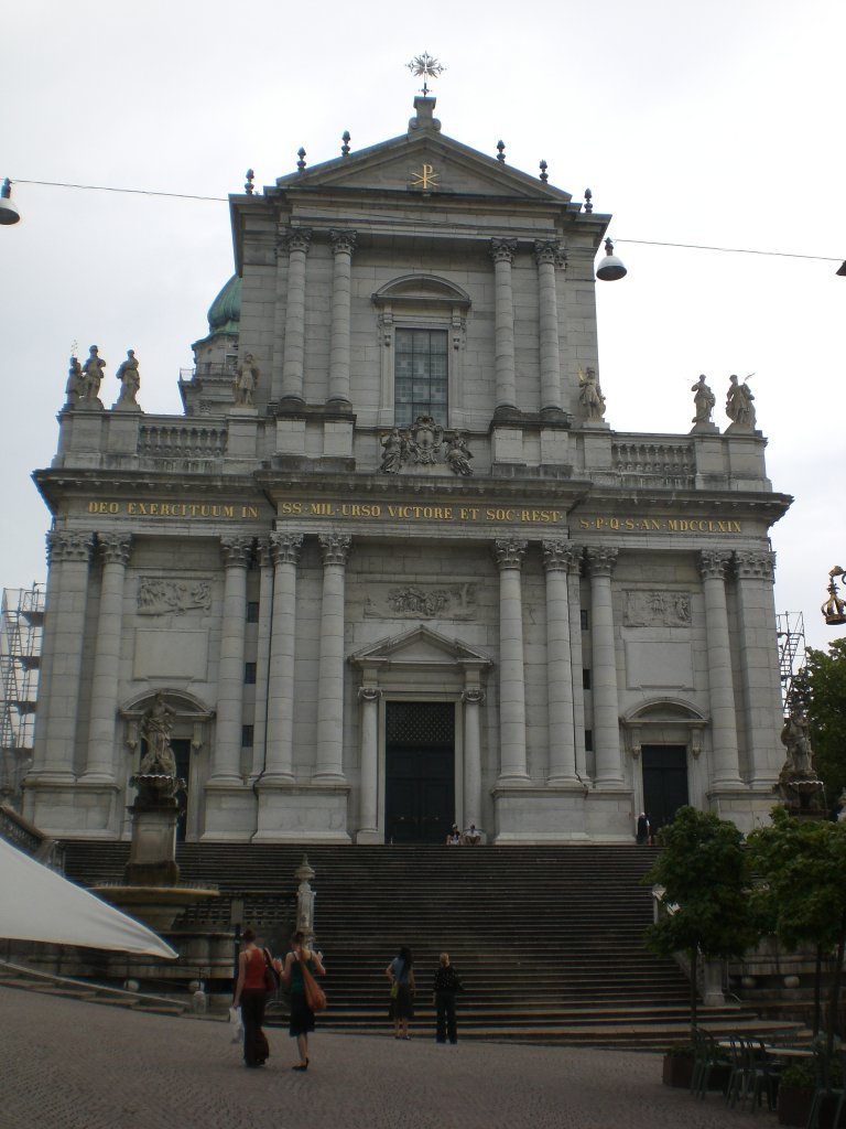 Solothurn die St.Ursen-Kathedrale im Sommer 2009.