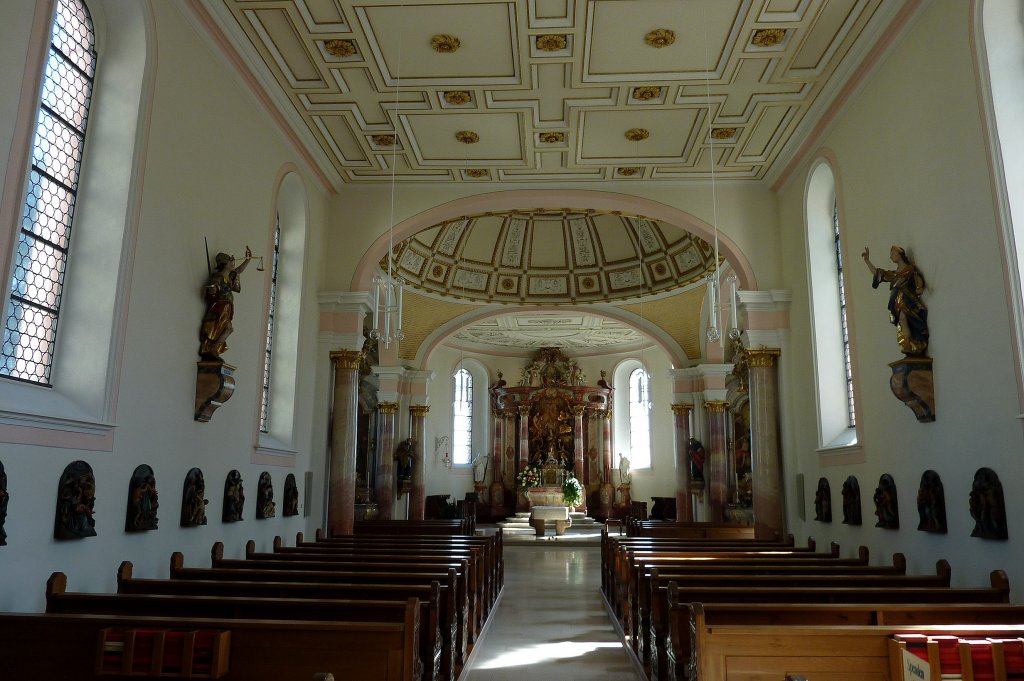 Spaichingen, Blick in den Innenraum der Dreifaltigkeitskirche mit ihrer barocken Ausstattung, Sept.2011