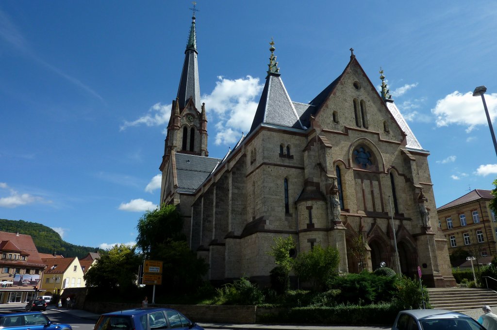 Spaichingen, die Westseite der Stadtpfarrkirche St.Peter und Paul, Sept.2011