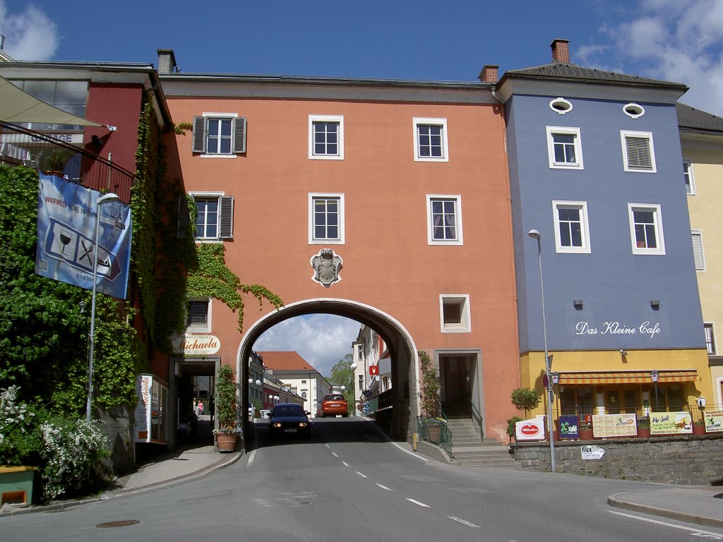 Spittal an der Drau, Stadttor vor dem Hauptplatz (18.05.2013)