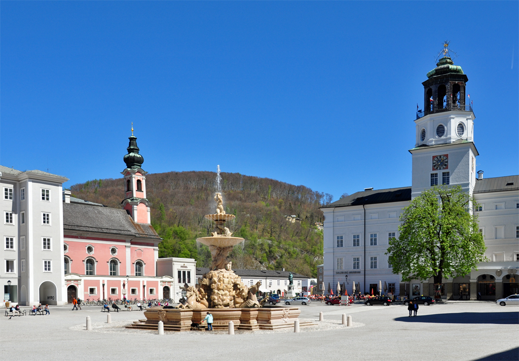 Springbrunnen am Residenzplatz in Salzburg - 25.04.2012