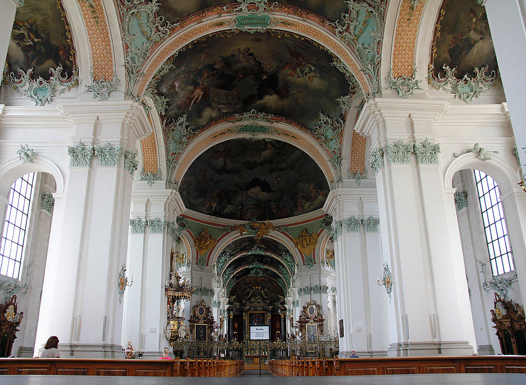 St. Gallen, Kathedrale St. Gallus und Othmar. Barocker Bau 1755-60 unter der Leitung von Peter Thumb. Langgestreckter Grundriss mit eingeschobener Mittelrotunde. Blick in Richtung Osten und Chor. Aufnahme vom 25. Juli 2010, 17:18 