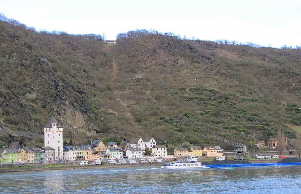 St. Goarhausen mit dem Loreley Felsen; 02.04.2010