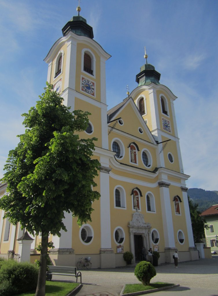 St. Johann, Dekanatskirche Maria Himmelfahrt, erbaut von 1725 bis 1732, Baumeister 
Abraham Millauer, Frhbarock (09.06.2013)
