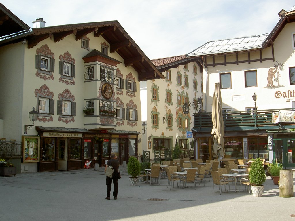 St. Johann, Schuhaus Wrgtter und Gasthof zur Post am Marktplatz (09.06.2013)