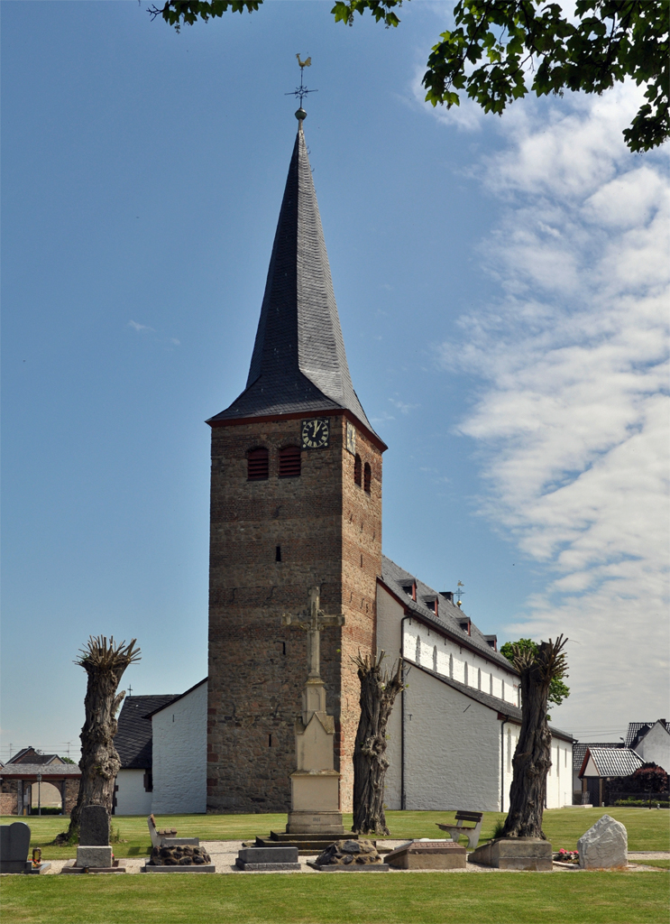 St. Pankratius-Kirche in Weilerswist-Lommersum (Kreis EU) - 19.05.2013