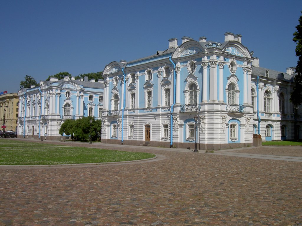 St. Petersburg, Smolny Institut, erbaut ab 1806 von Bartholomeo Rastrelli
(06.07.2010)