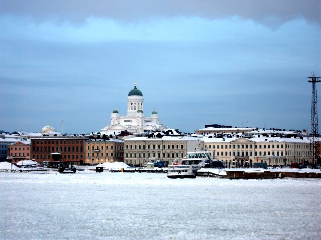 Stadtpanorama von Helsinki (Aufgenommen von Suomenlinna aus) im Februar 2010