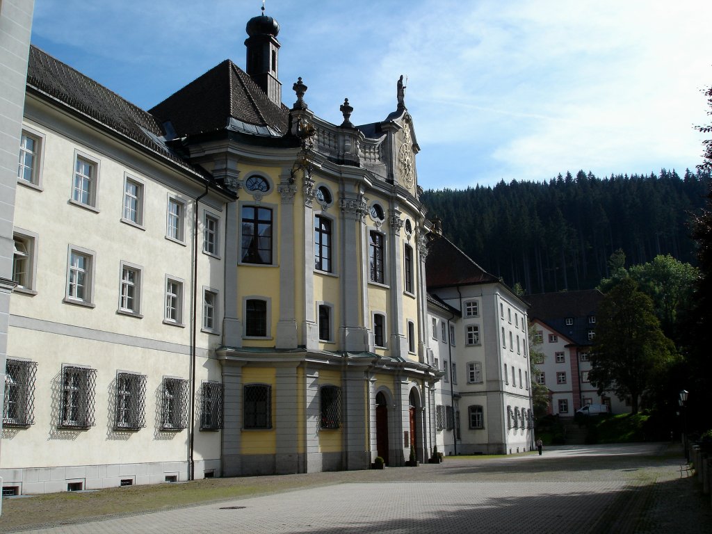 St.Blasien im Schwarzwald, das barocke Portal des Konventgebudes der ehem.Benediktinerabtei, heute Gymnasium mit Internat, gefhrt von den Jesuiten, 2008