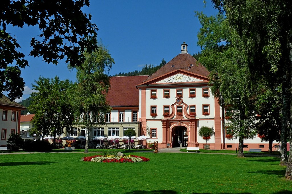 St.Blasien im Schwarzwald, das barocke Torgebude der ehemaligen Klosteranlage, erbaut 1767, Aug.2011