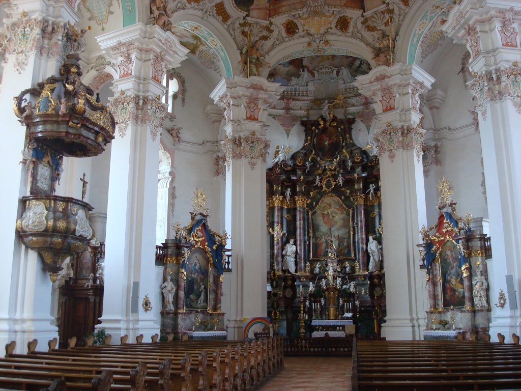 Steinhausen in Oberschwaben,
Innenansicht der  Schnsten Dorfkirche der Welt ,
hier entstand von 1727 bis 1733 der erste ovale Freipfeilerraum 
auf deutschem Boden durch die Gebrder Domenicus und Baptist Zimmermann,
April 2010