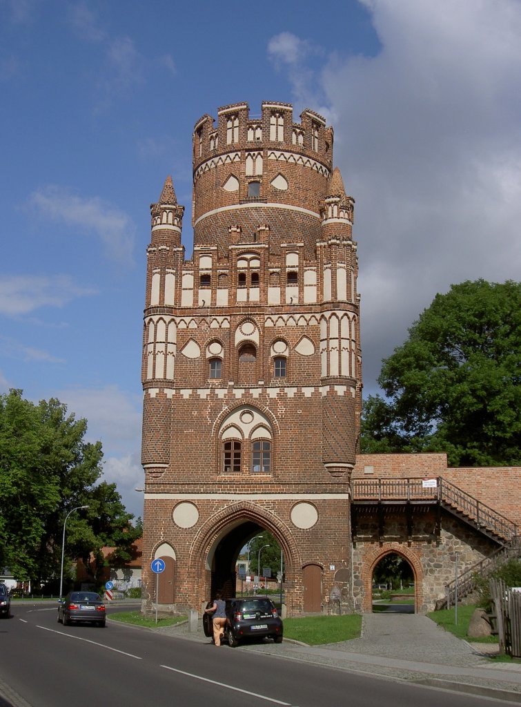 Stendal, Uenglinger Tor, erbaut zwischen 1450 bis 1460 (11.07.2012)