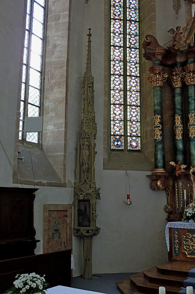 Stetten, die ehemalige Klosterkirche, das 9m hohe, kostbare Sakramentshuschen ist ein Kunstwerk der Sptgotik Ende des 15.Jahrhunderts, Juli 2011