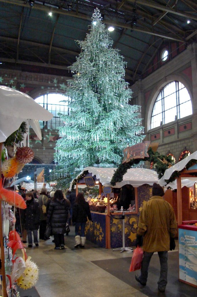 Stimmungsvoller Weihnachtsmarkt im Züricher Hauptbahnhof   14.12.09