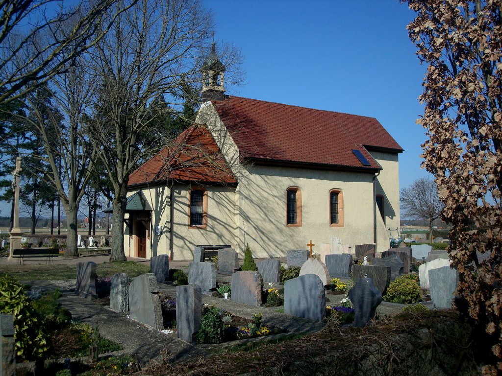 St.Jacobuskapelle mit barocker Innenausstattung, 1845 errichtet, ist heute Friedhofskapelle von Oberrimsingen, März 2011