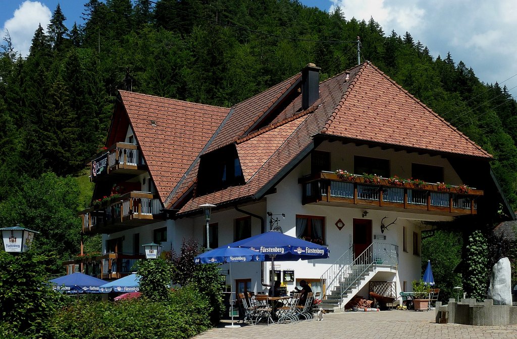 St.Mrgen OT Altglashtte, der Gasthof  Felsenstble , schn gelegen unweit der Hexenlochmhle, Juni 2011 