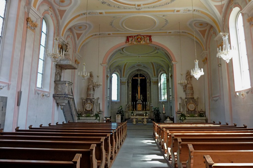 Sthlingen, der Innenraum der Pfarrkirche Hl.Kreuz, Aug.2012