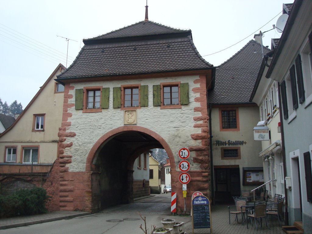 Sulzburg im Markgrflerland,bereits 847 erwhnt,
das Alte Stadttor,
Feb.2010