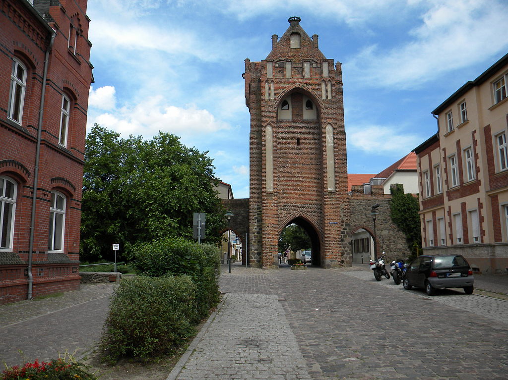 Templin Stadtansichten .Vollstndig erhaltene Stadtmauer mit dem Berliner Tor 08-07-2012