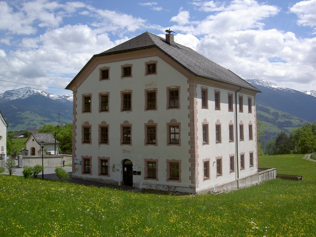 Terfens bei Schwaz, Pfarrhaus am Dorfplatz (09.05.2013)