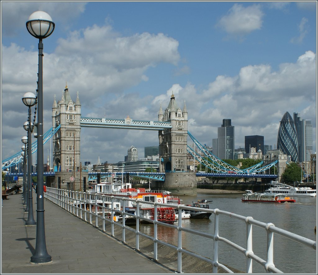 The Tower Bridge in London.
19.05.2011
