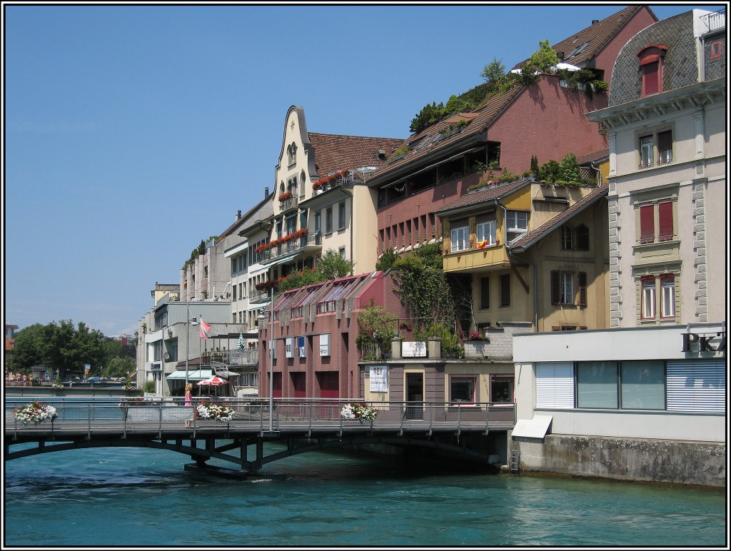 Thun im Kanton Bern, Schweiz, aufgenommen am 16.07.2010 am Ufer der Aare.