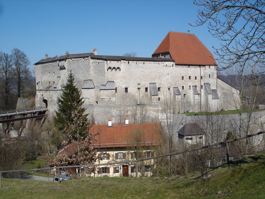 Tittmoning an der Salzach/Bayern,
die Burg aus dem 12.Jahrh., heute Museum,
2005