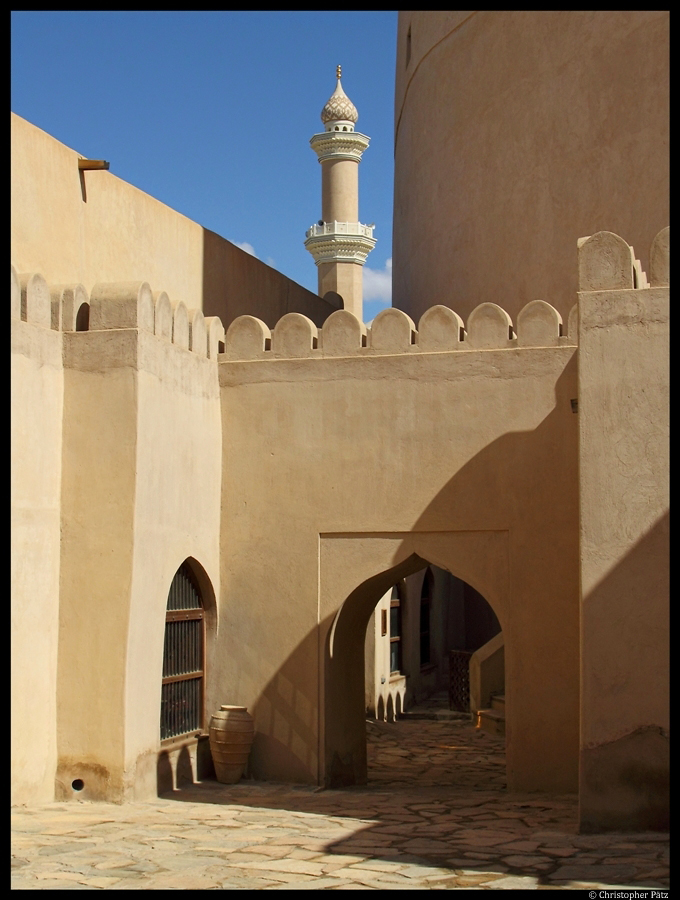 Tor im Inneren der alten Festung von Nizwa. (03.12.2012)