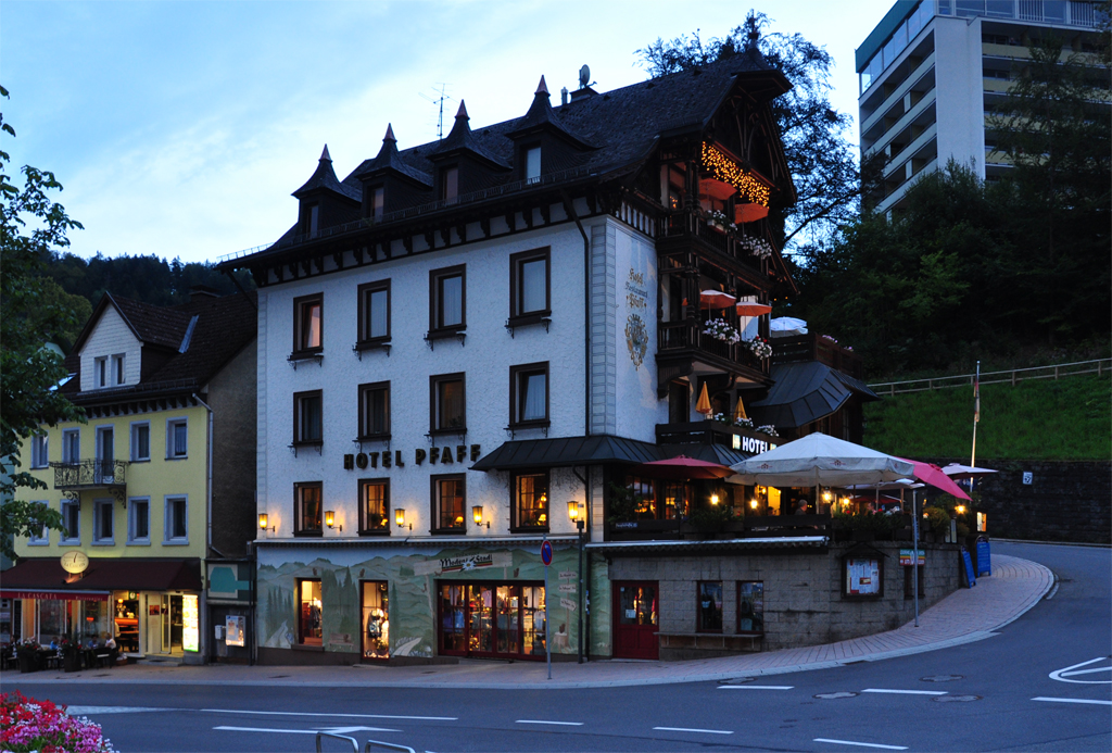 Triberg - Hotel Pfaff in der Dmmerung - 03.09.2011