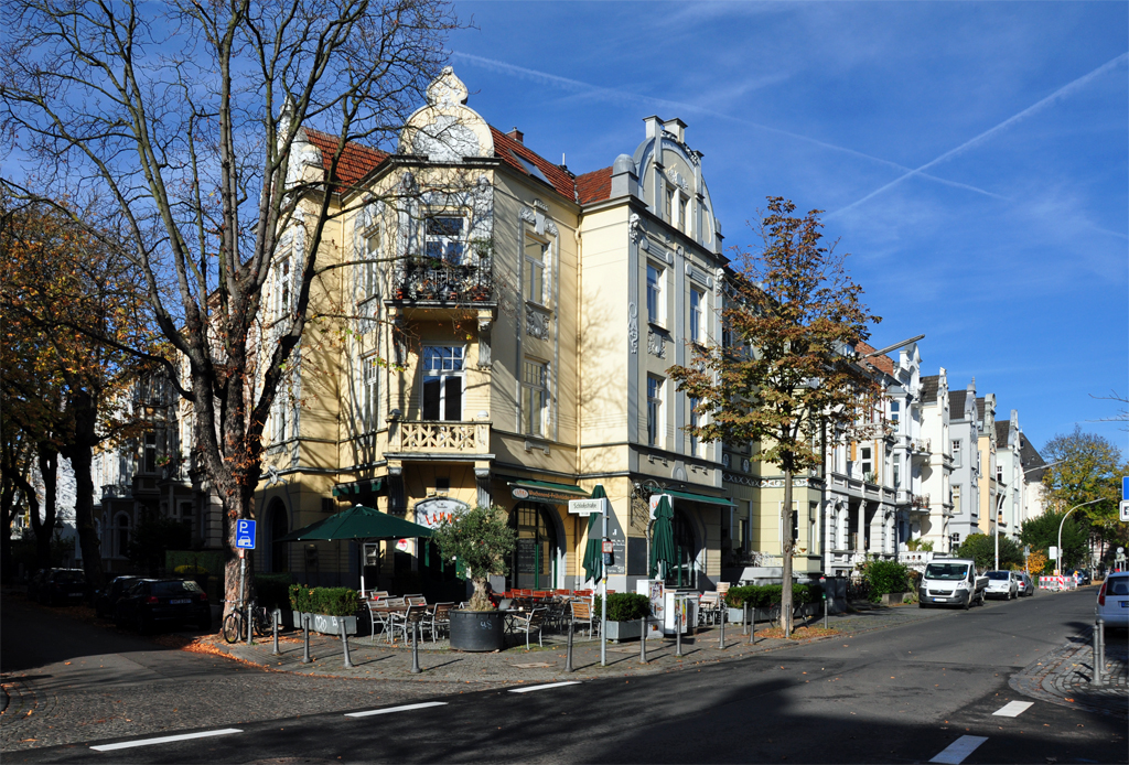 Typische Stadthäuser/villen in Bonn 31.10.2012 Staedtefotos.de