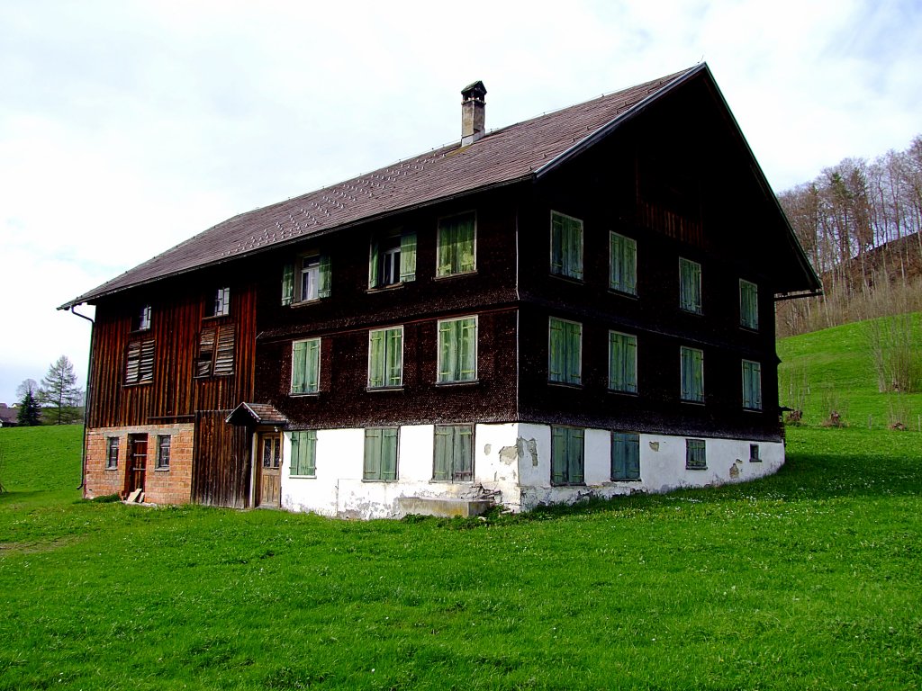 Typisches kleines Bregenzerwälder Bauernhaus; 120410