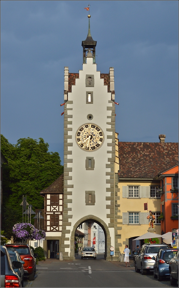 <U>Durchfahrt.</U>

Siegelturm in Diessenhofen. Im August 2013.