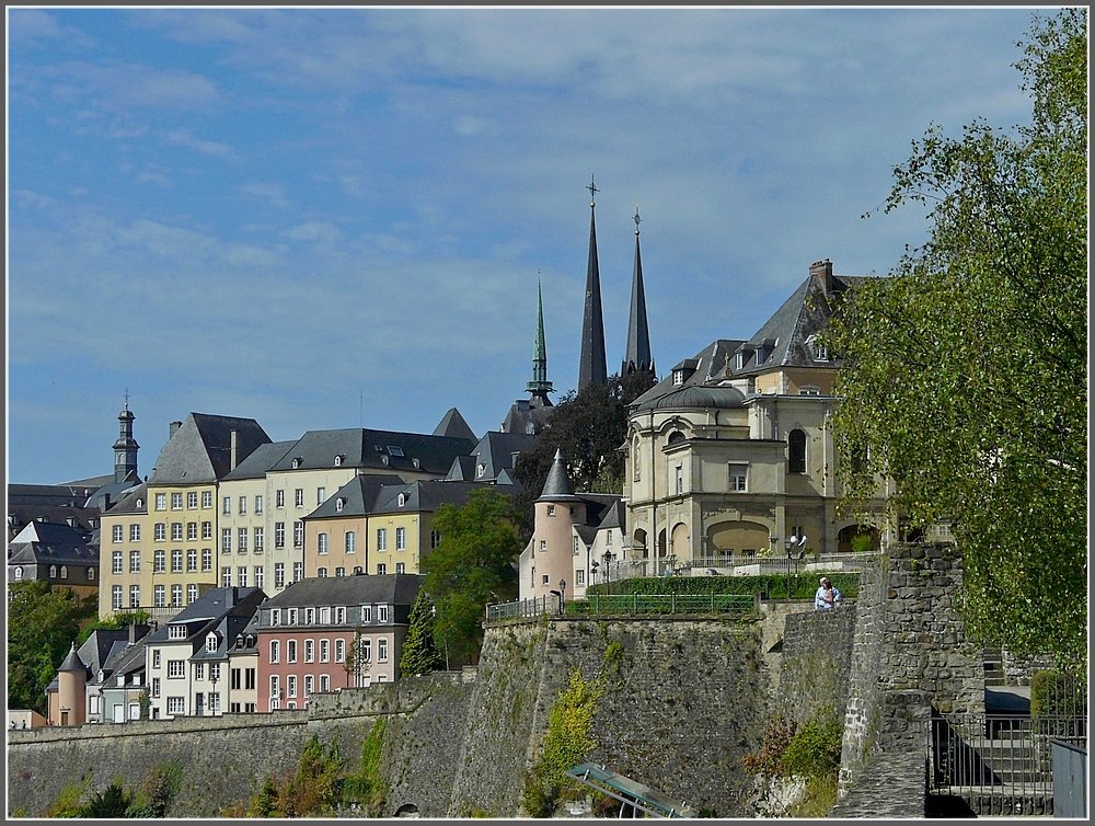 Über den Chemin de la Corniche ergibt eine schöne Gelegenheit die Altstadt von Luxemburg zu entdecken, welche zum UNESCO Kulturwelterbe gehört. 01.08.09 (Jeanny)  