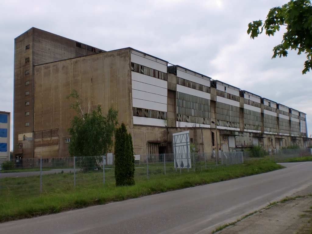 berreste des ehemaligen Kraftwerkes Vetschau, Werk ? am 08.05.10. 
