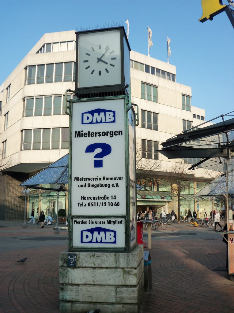 Uhr in der Georgstrae/Hannover. Foto vom 01.03.2011.