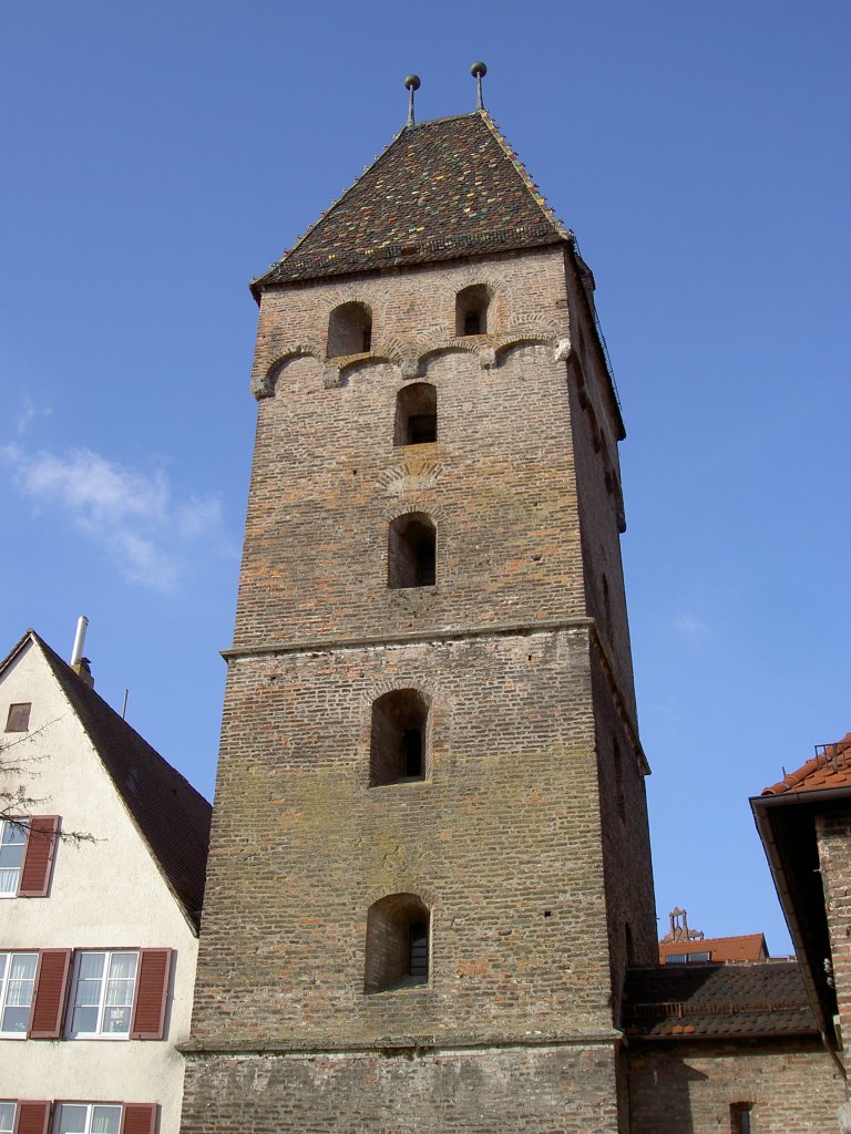 Ulm, Metzgerturm, Backsteinturm erbaut 1340 mit 36 Meter Hhe (04.02.2012)