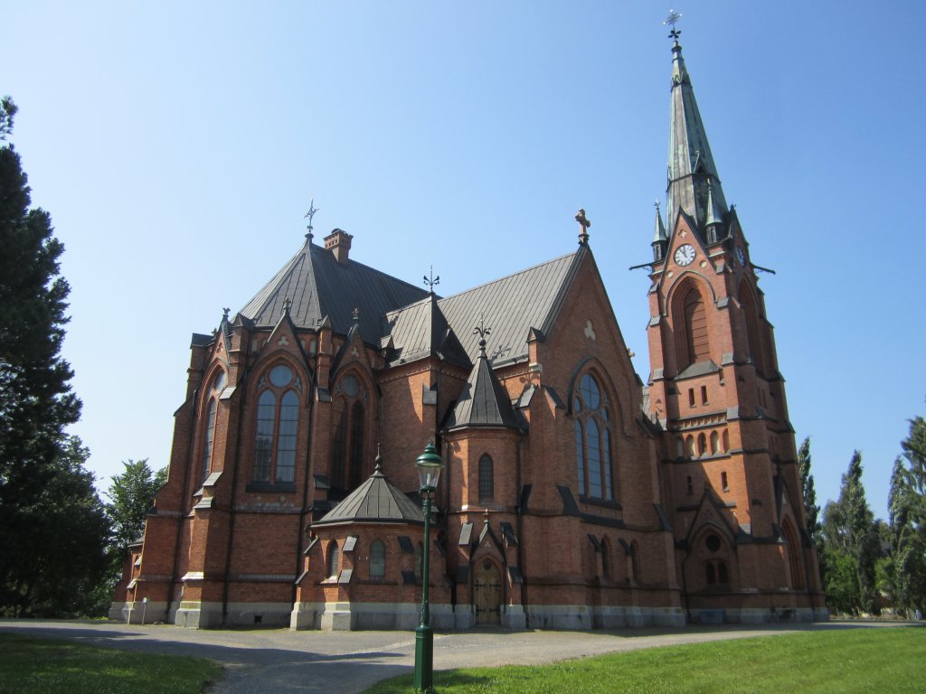 Umea, neugotische Stadtkirche, erbaut bis 1894, Architekt P. Lindstrm (07.07.2013) 