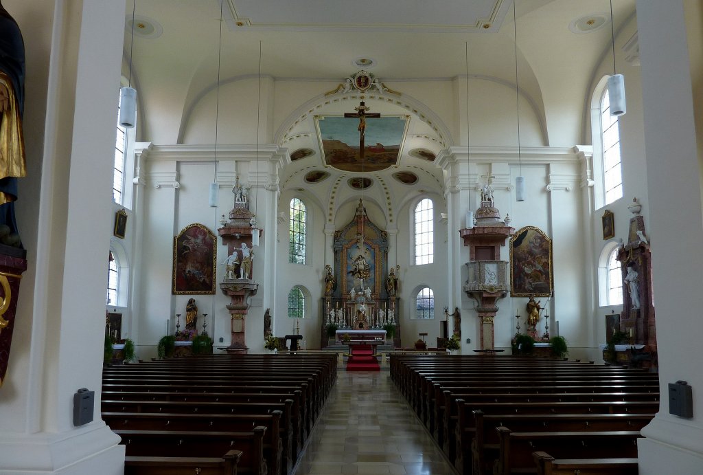 Ummendorf, Johanniskirche, der Innenraum mit Blick zum Altar, Aug.2012