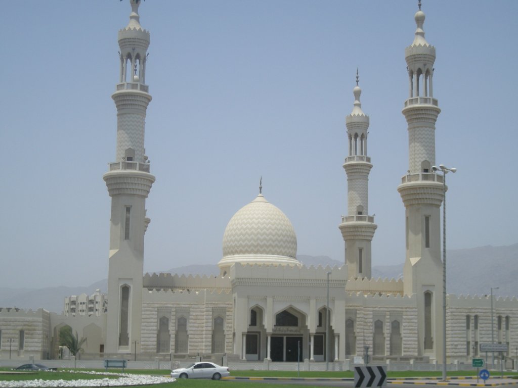 Und hier die Moschee der Schiiten am 2.8.2010 in Dubai.
Auch hier hatte ich die Fotogenehmigung!