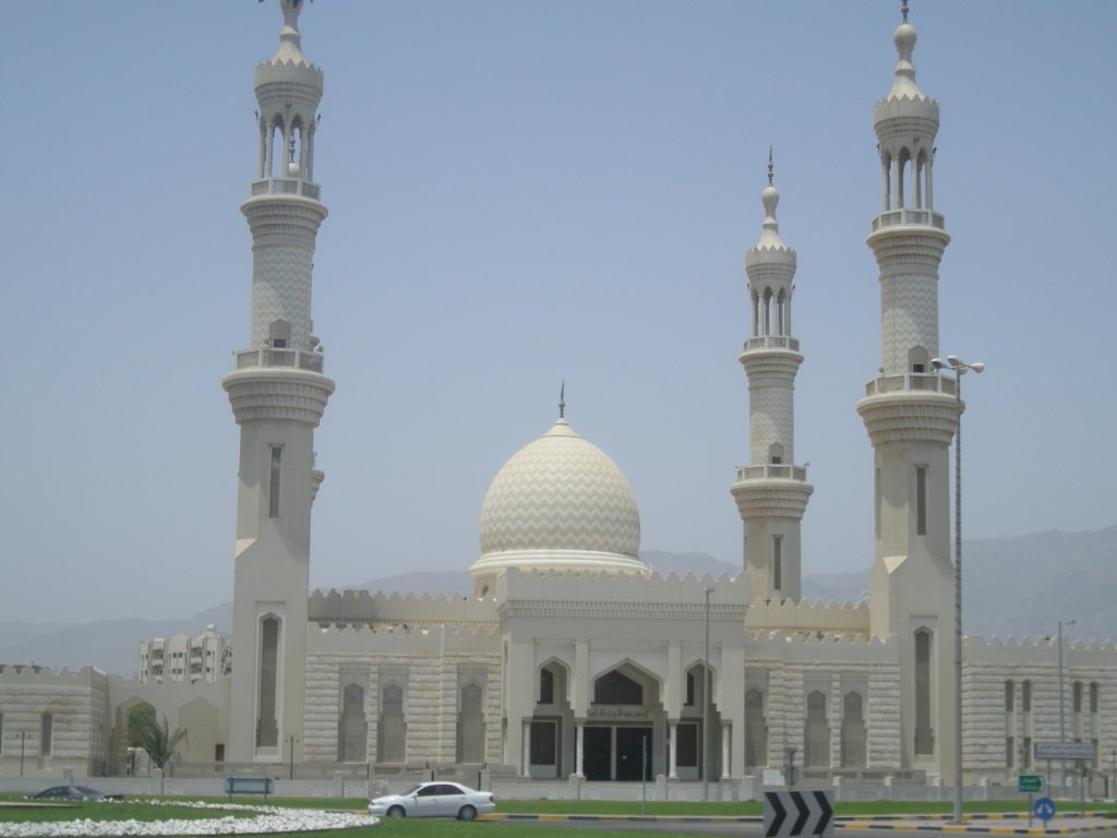 Und hier die Moschee der Schiiten am 2.8.2010 in Dubai.
Auch hier hatte ich die Fotogenehmigung!