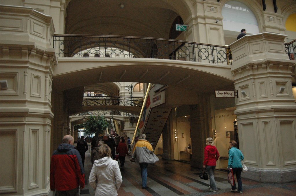 Unweit vom Kreml auf dem Roten Platz das berühmte und größte Kaufhaus