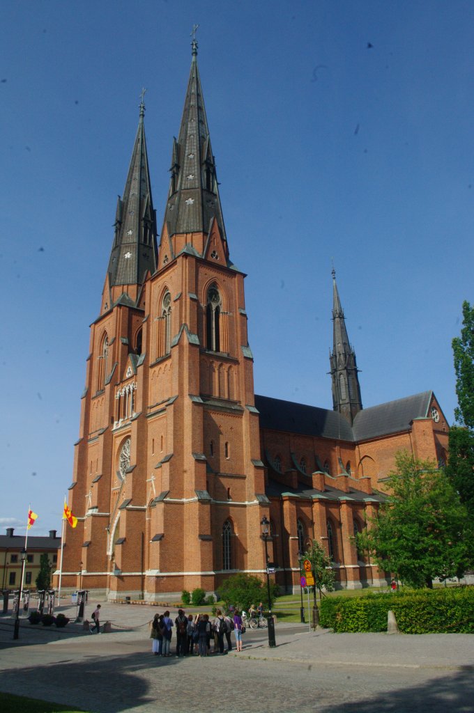 Uppsala, Dom, erbaut ab 1270, Chor und Querhaus von 1330, Trme erbaut 1480 (08.07.2013)