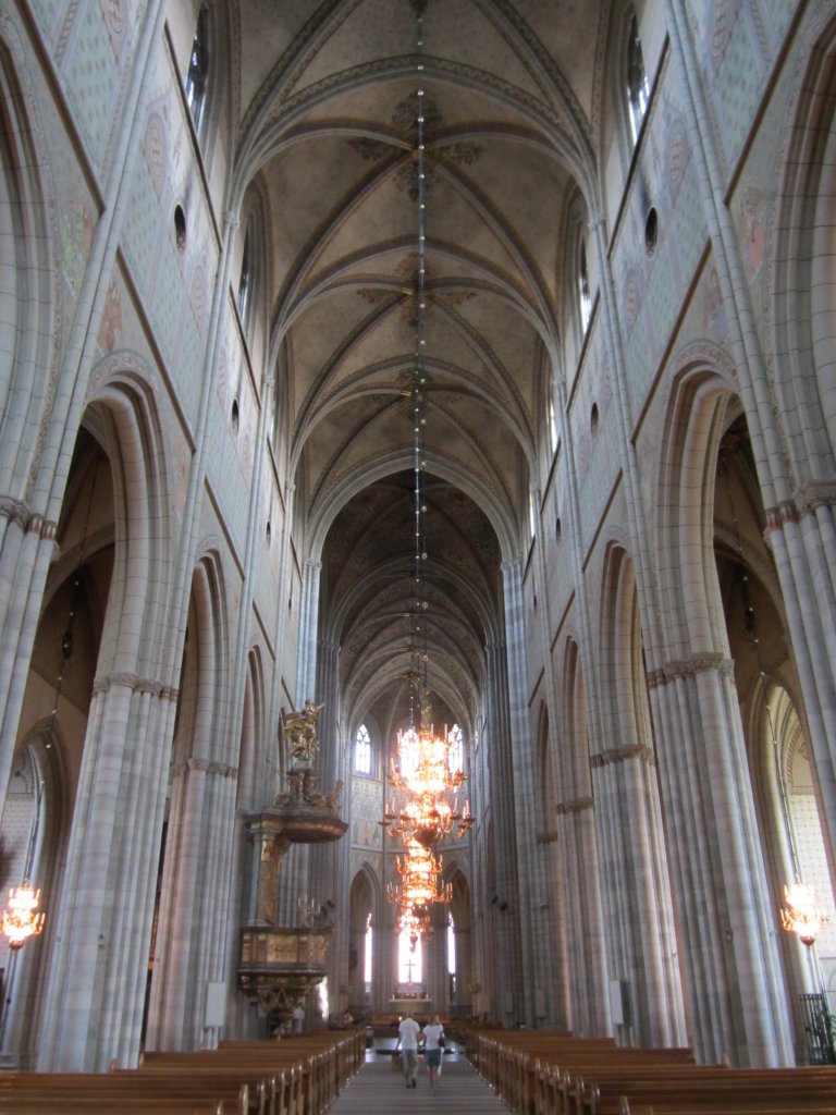 Uppsala, Langschiff der Domkirche, Kanzel von 1702 (08.07.2013)