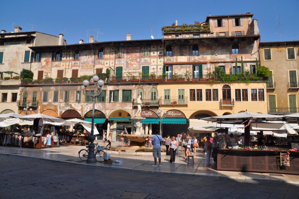 VERONA (Provincia di Verona), 28.09.2011, Piazza delle Erbe