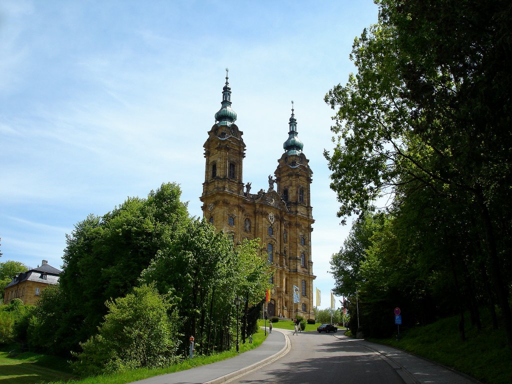 Vierzehnheilige, berhmte Wallfahrtskirche in Oberfranken mit jhrlich ber einer halben Millionen Besucher, Hhepunkt des Sptbarock von Balthasar Neumann erbaut 1777-86, Mai 2005