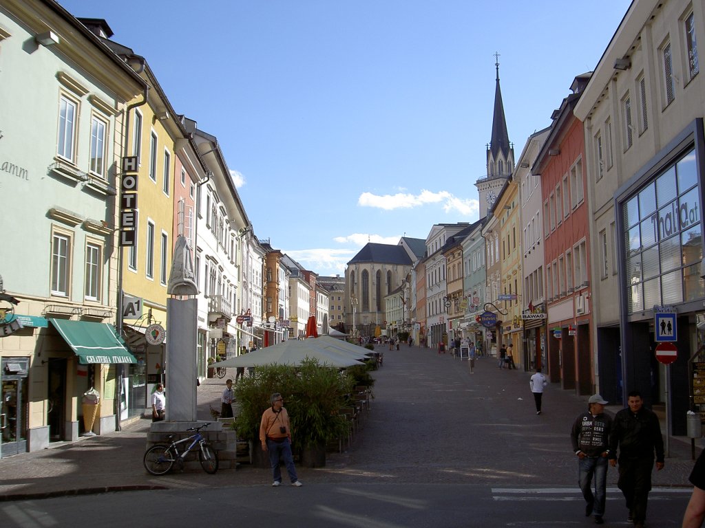 Villach, Hauptplatz mit Stadtpfarrkirche St. Jakob (18.05.2013)