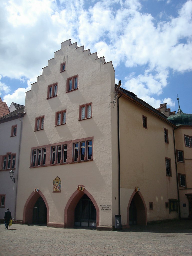 Villingen,
das alte Rathaus, stammt aus dem 13.Jahrhundert,
1534-36 erfolgte ein Umbau,
Aug.2010