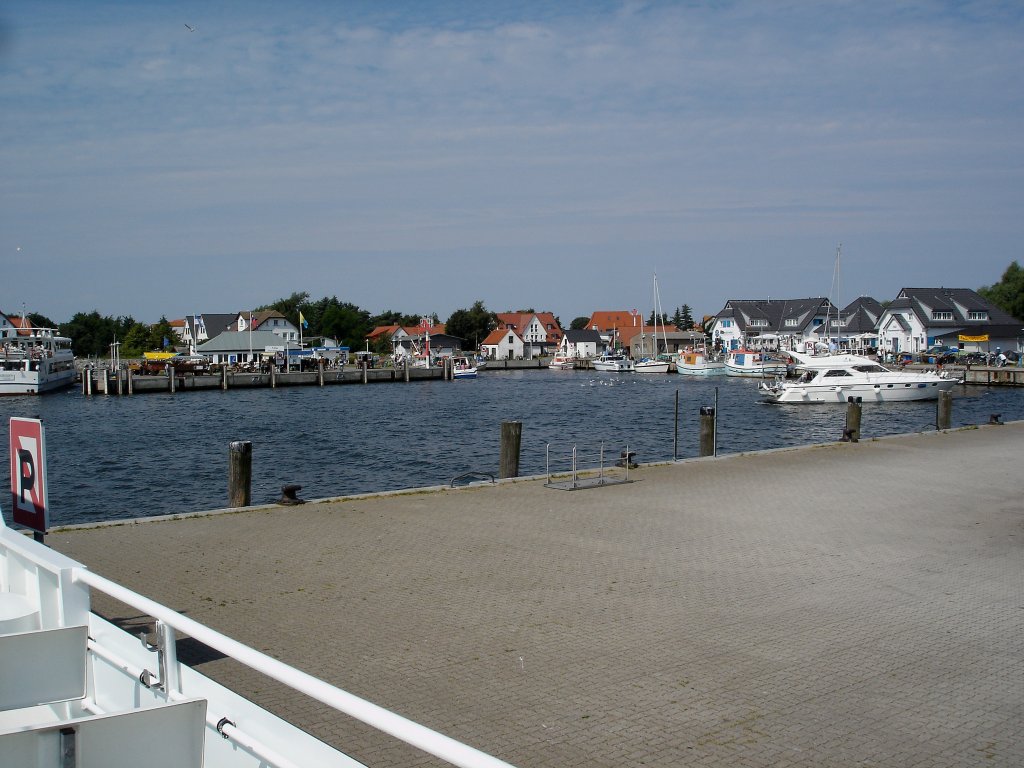 Vitte auf Hiddensee, der Hauptort der Insel mit dem neugestalteten Hafen, Juli 2006 