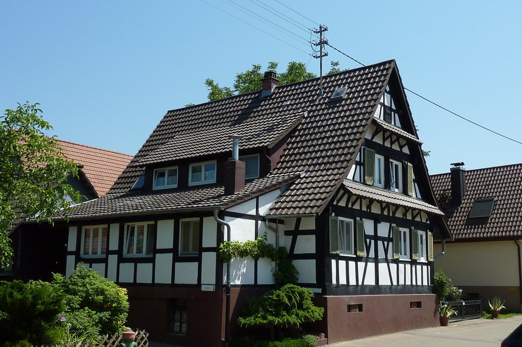 Vrstetten, im Ort gibt es ca. 70 gut erhaltene Fachwerkbauten aus der Zeit 1770 bis 1820, Juli 2012